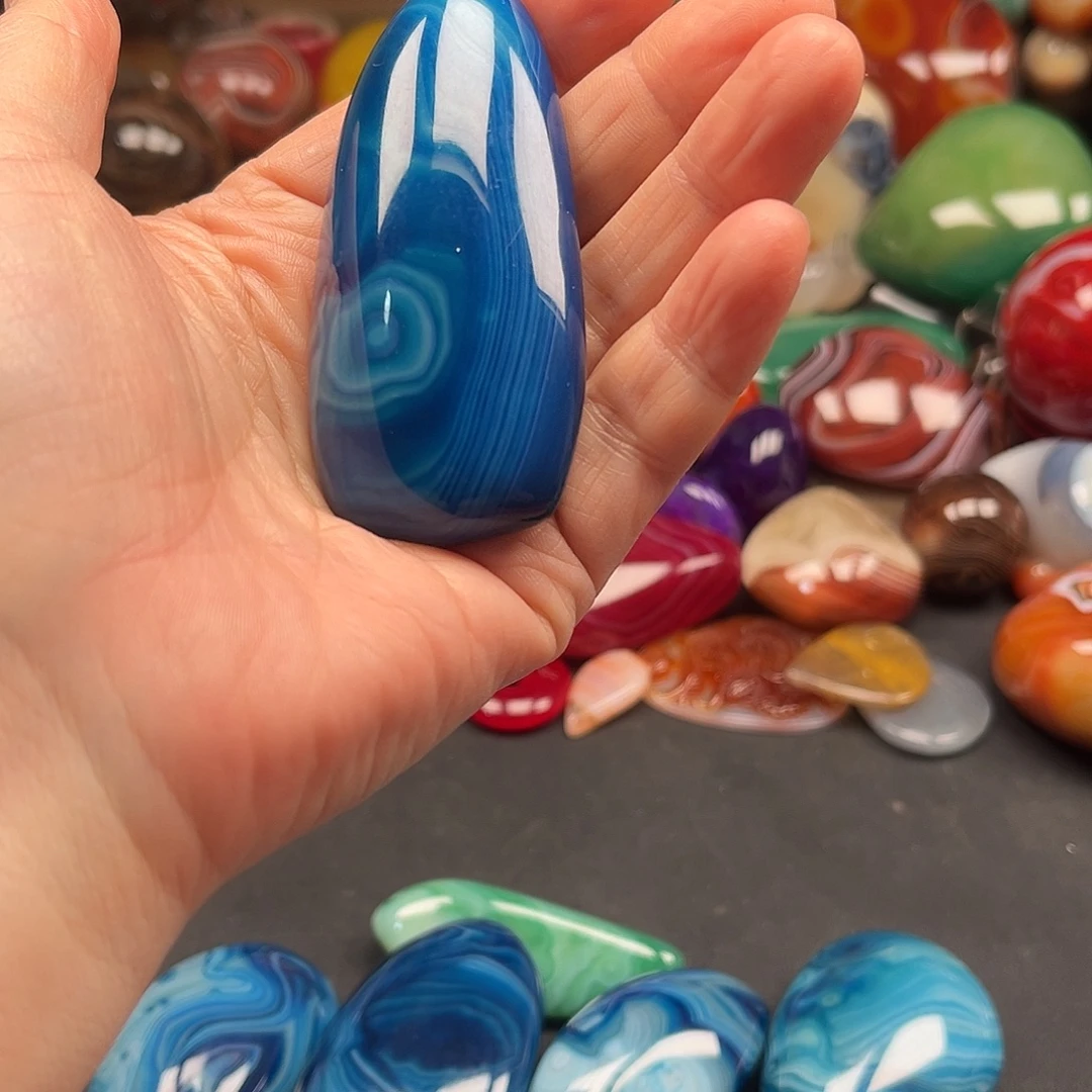 清***月玛瑙/玉髓未镶嵌珠宝奇石