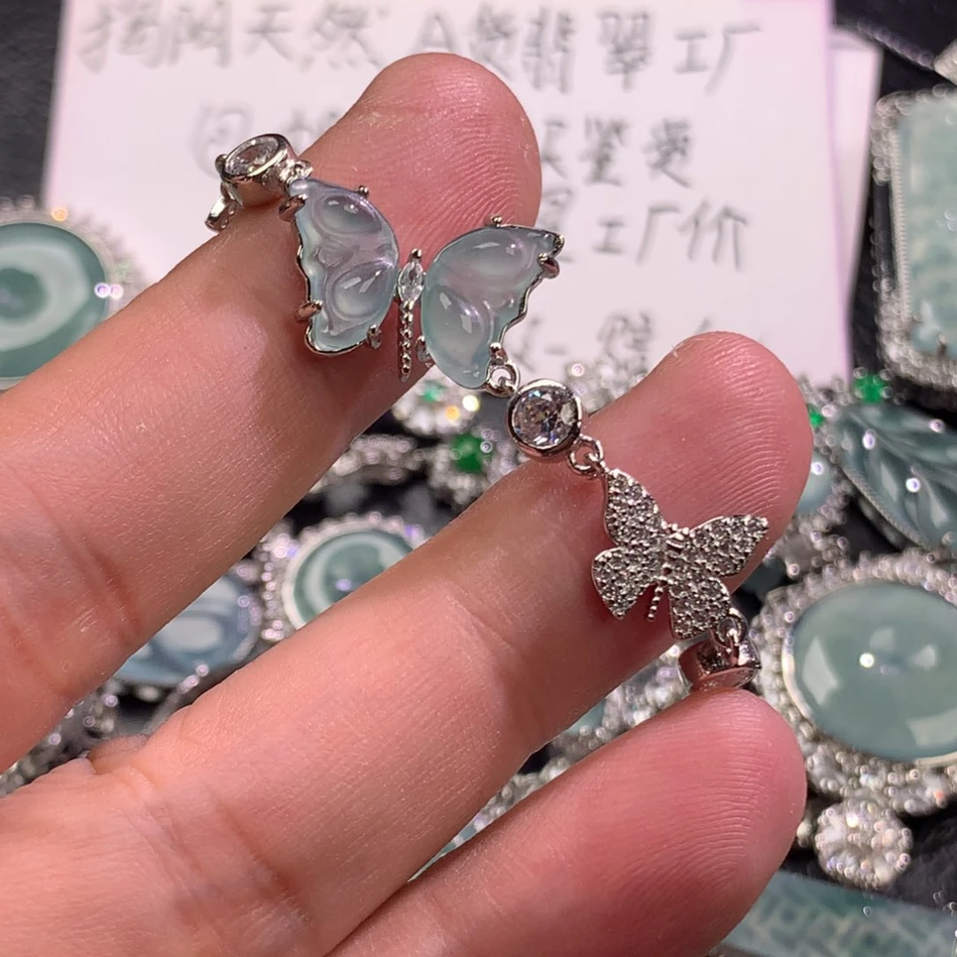 翡翠未镶嵌颈饰蝴蝶手链