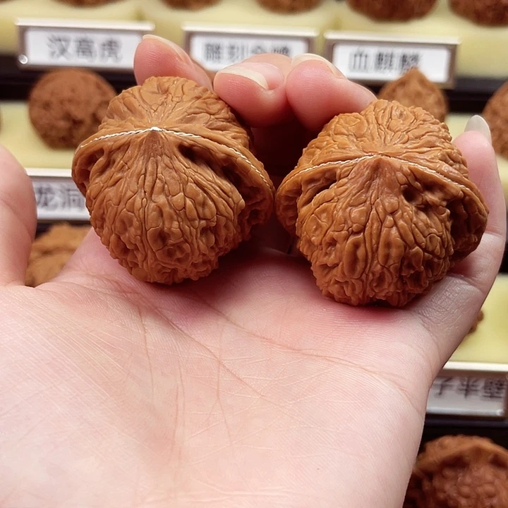 文玩核桃吊坠泥鳅背41尺5167