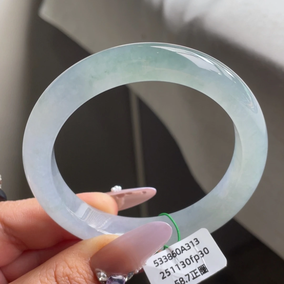 翡翠未镶嵌手镯冰蓝紫幻彩起微光正圈手镯