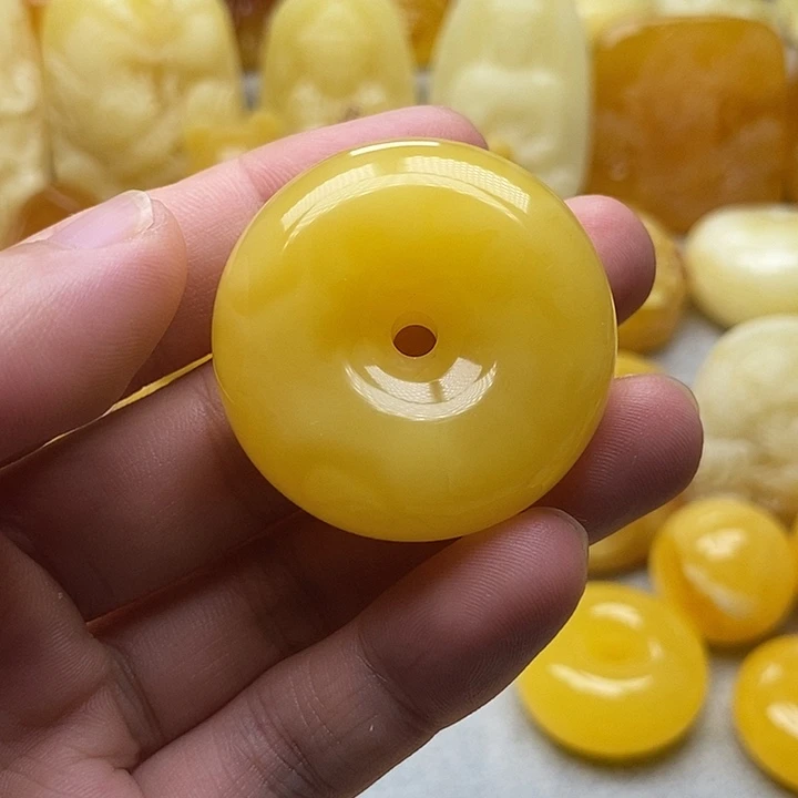 琥珀颈饰未镶嵌琥珀蜜蜡吊坠