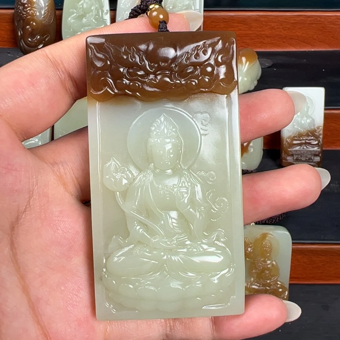 祈***宇和田玉未镶嵌颈饰