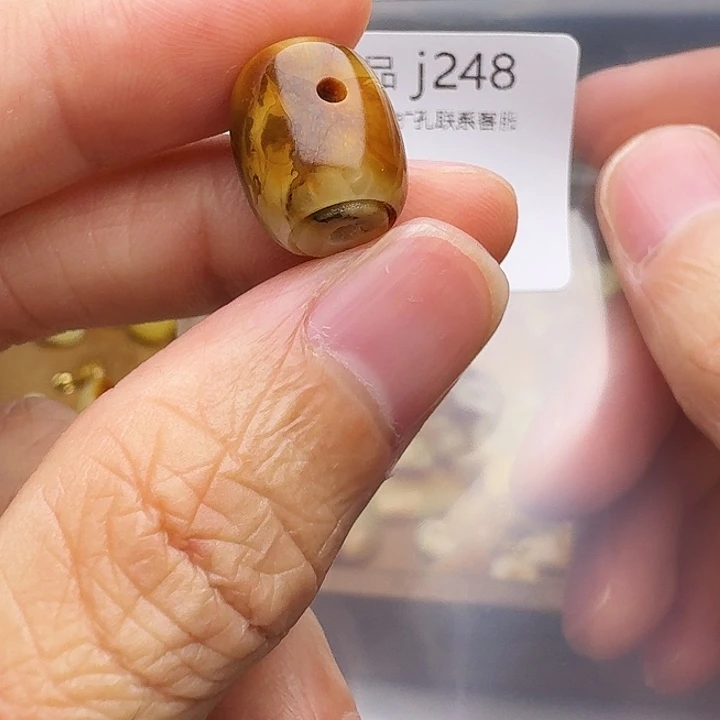 琥珀未镶嵌裸石琥珀