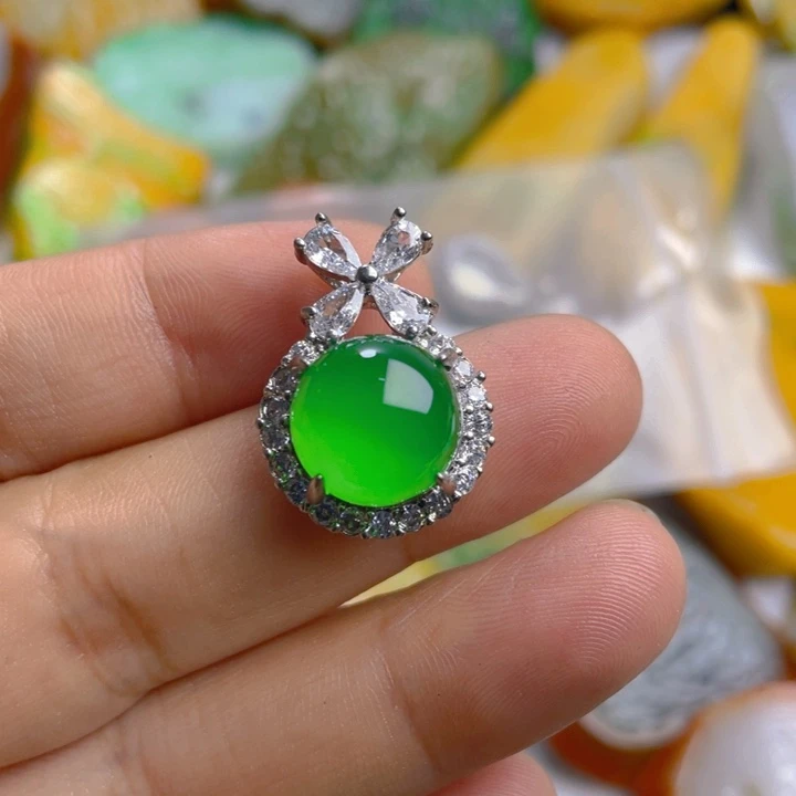 用***6翡翠未镶嵌颈饰123