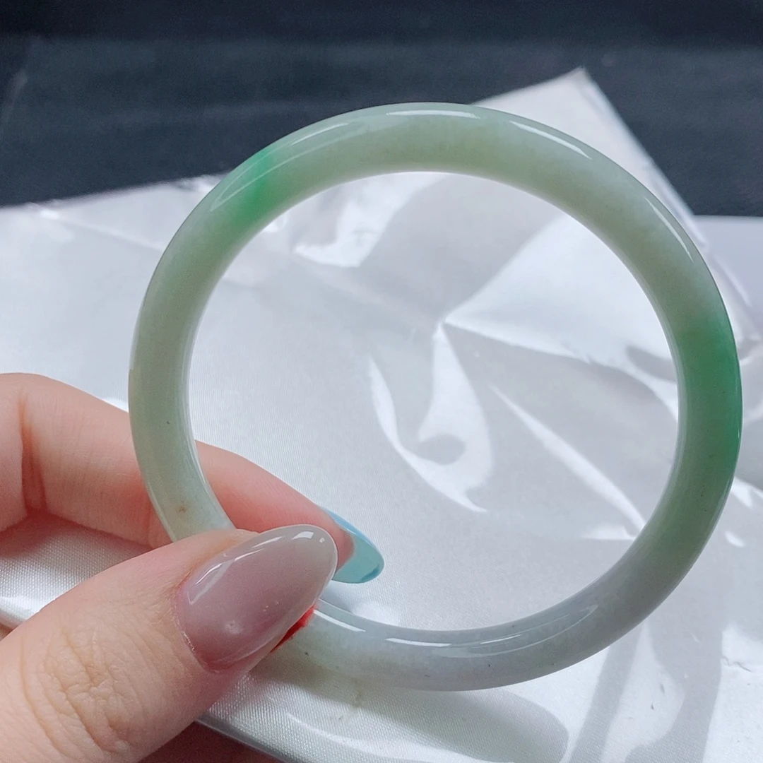 【闪购商品】未镶嵌手镯（圆镯）翡翠521号