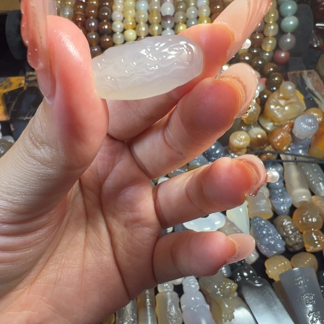 玛瑙/玉髓未镶嵌珠宝奇石