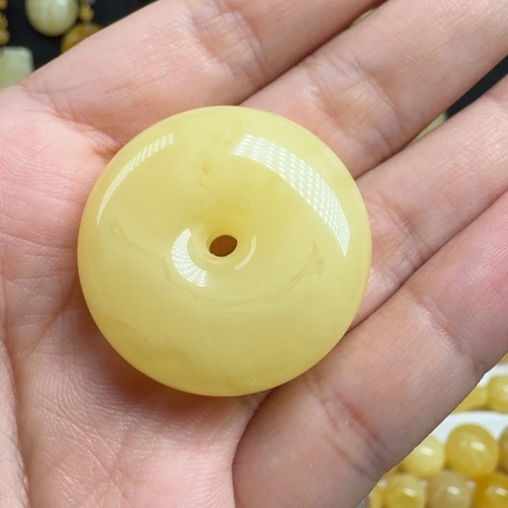 蜜蜡未镶嵌珠宝奇石