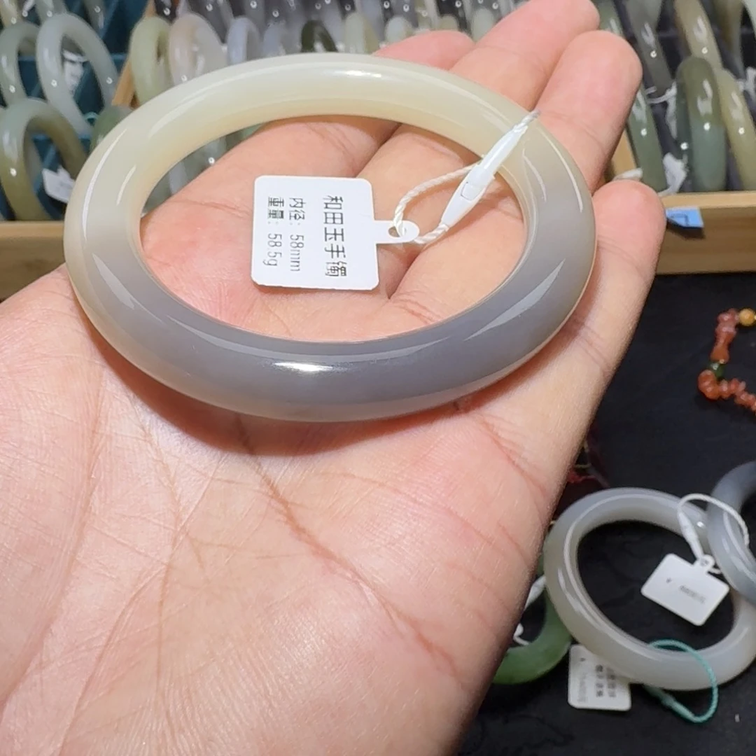 和田玉手镯未镶嵌58mm