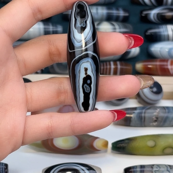 佳***佳玛瑙/玉髓合金珠宝奇石