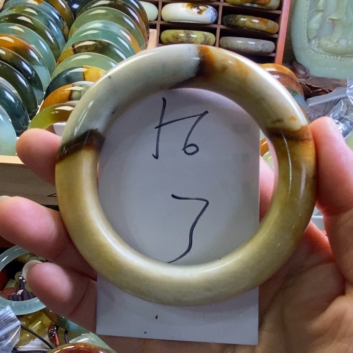 笑***度蛇纹石玉未镶嵌手镯