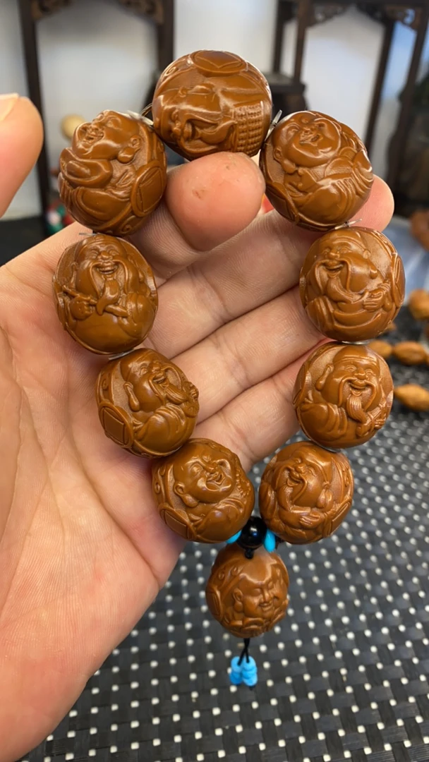 2.2财迷雕刻手串新款手串是黄金树上沉水核不是橄榄核是沉水核