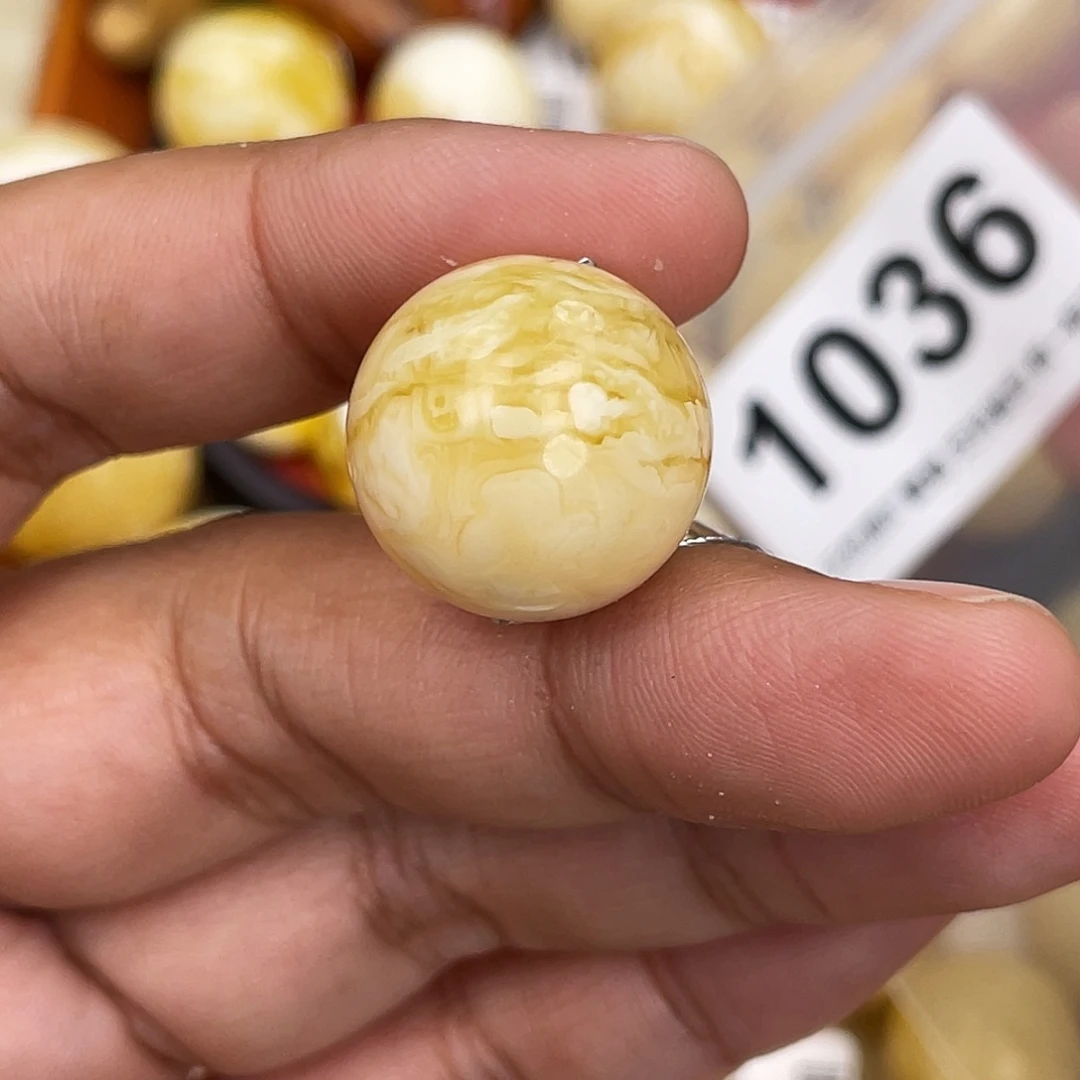 蜜蜡未镶嵌珠宝奇石19.3