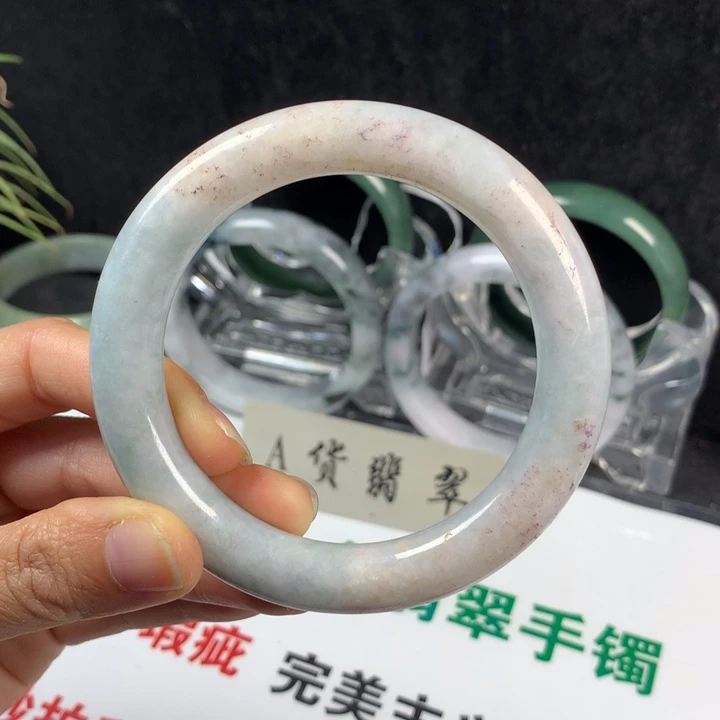翡翠未镶嵌手镯52号。 56.6圈