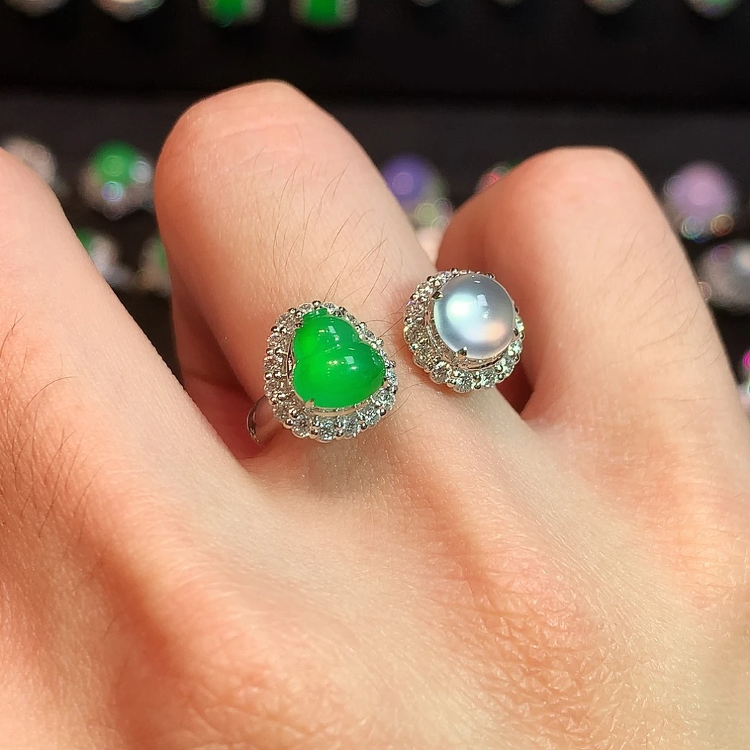 翡翠18K金镶嵌戒指高冰满绿葫芦加玻璃种蛋面戒指