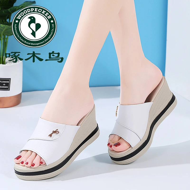 啄木鸟坡跟时尚外穿凉拖鞋女2025夏季时尚高跟小码34软底舒适拖鞋