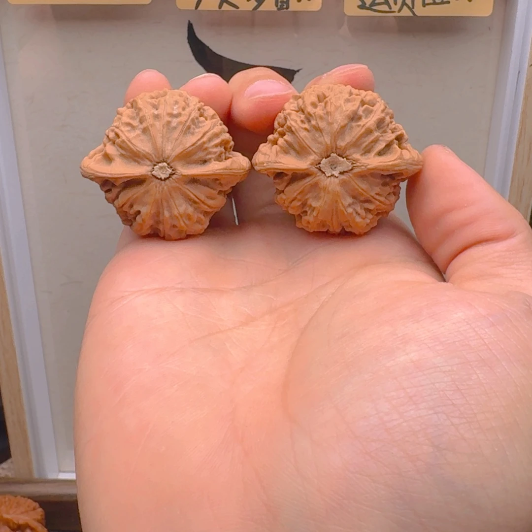 文玩核桃把件4024宫灯