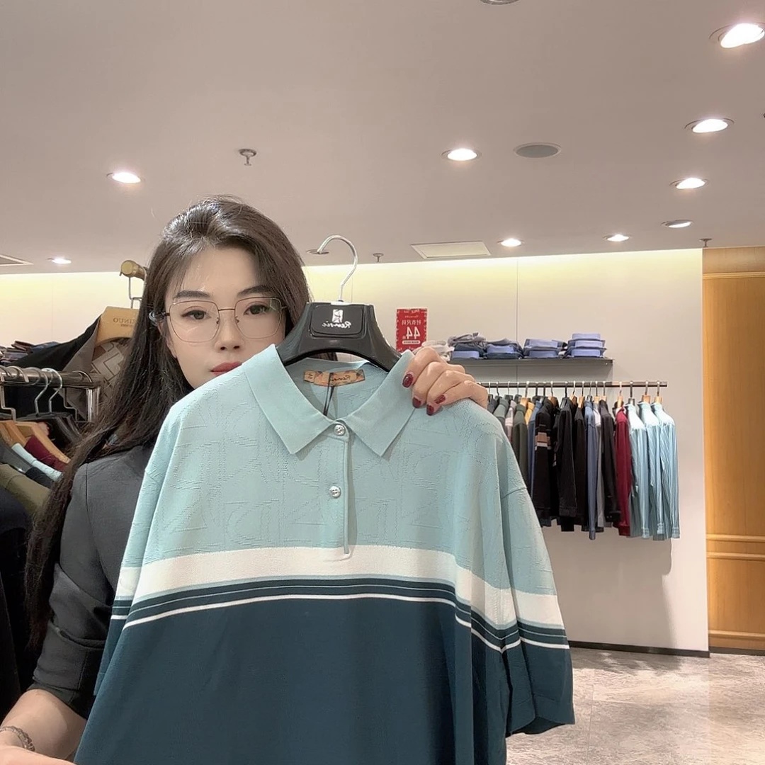 衬衣的颜色很美哦小裙子