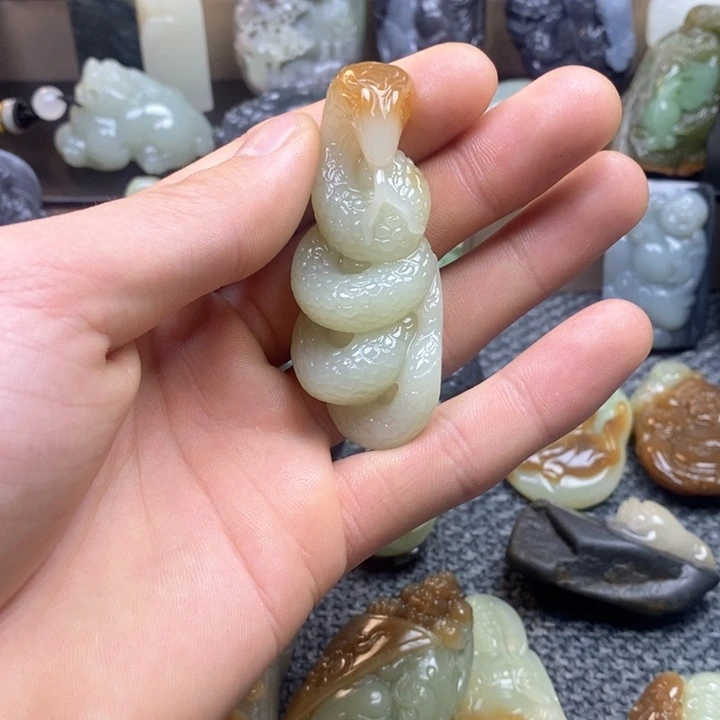 和田玉（糖玉）挂件未镶嵌