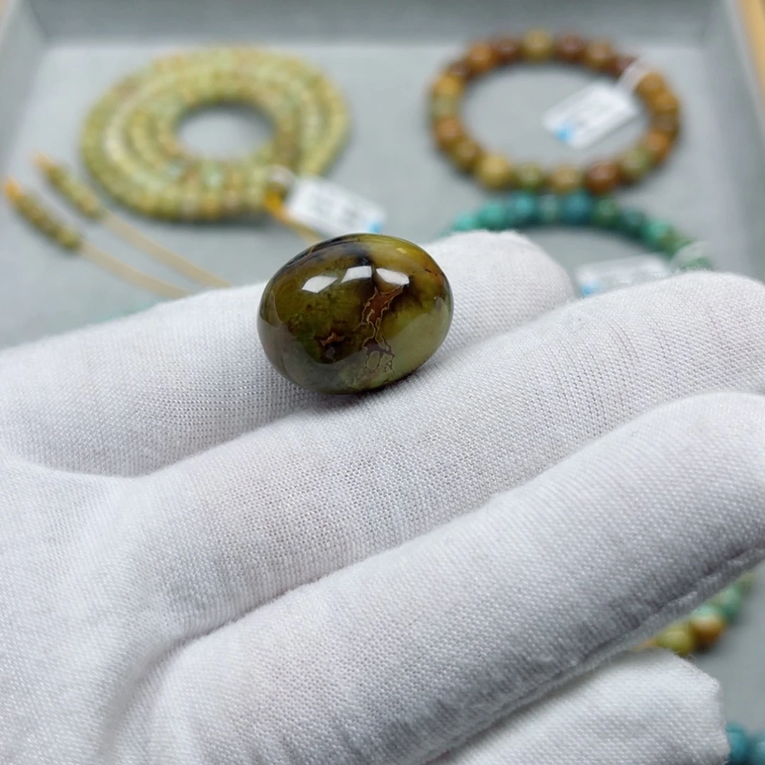 绿松石未镶嵌挂件