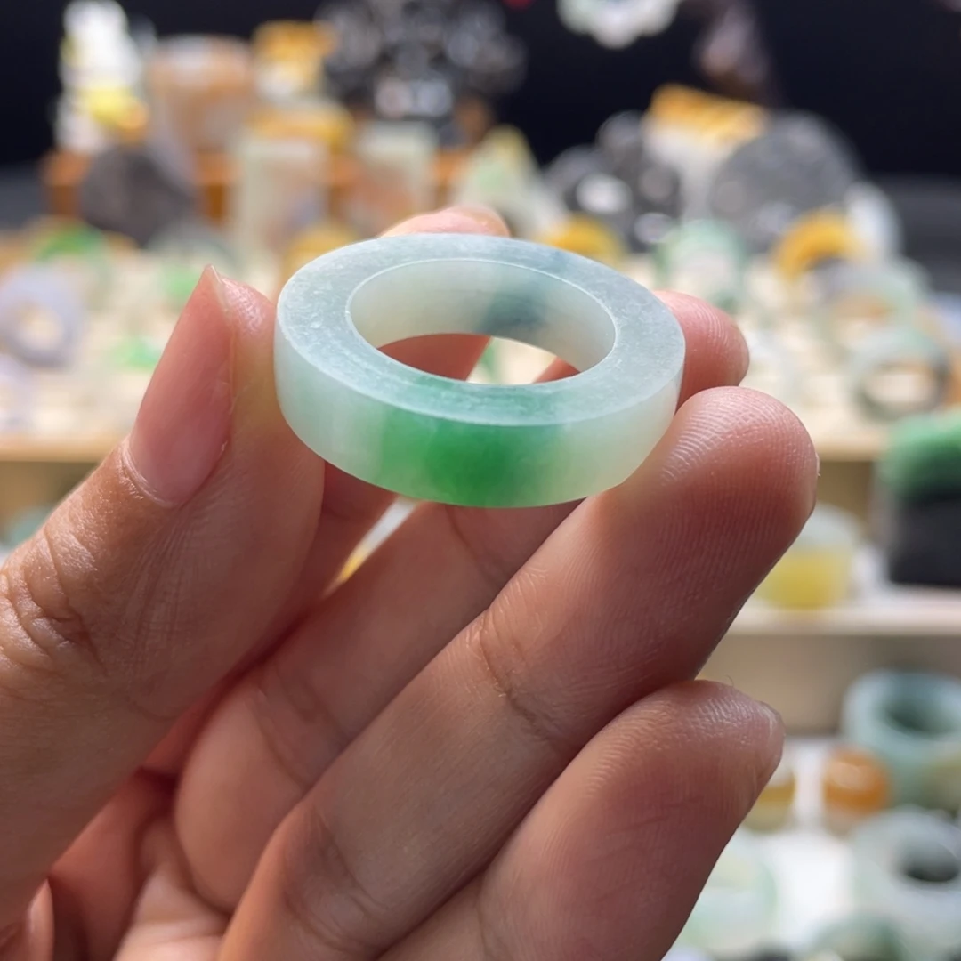 未镶嵌定制翡翠戒指