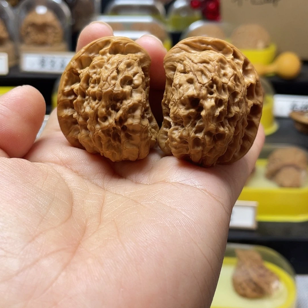 文玩核桃吊坠半壁江山