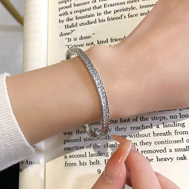 钛钢手镯 情侣闺蜜碎冰冰叮当手镯轻奢时尚百搭复古开口可调节