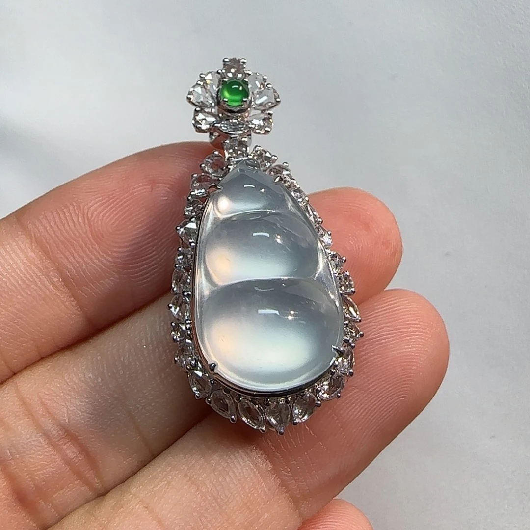 翡翠18K金镶嵌吊坠(不含链)福豆