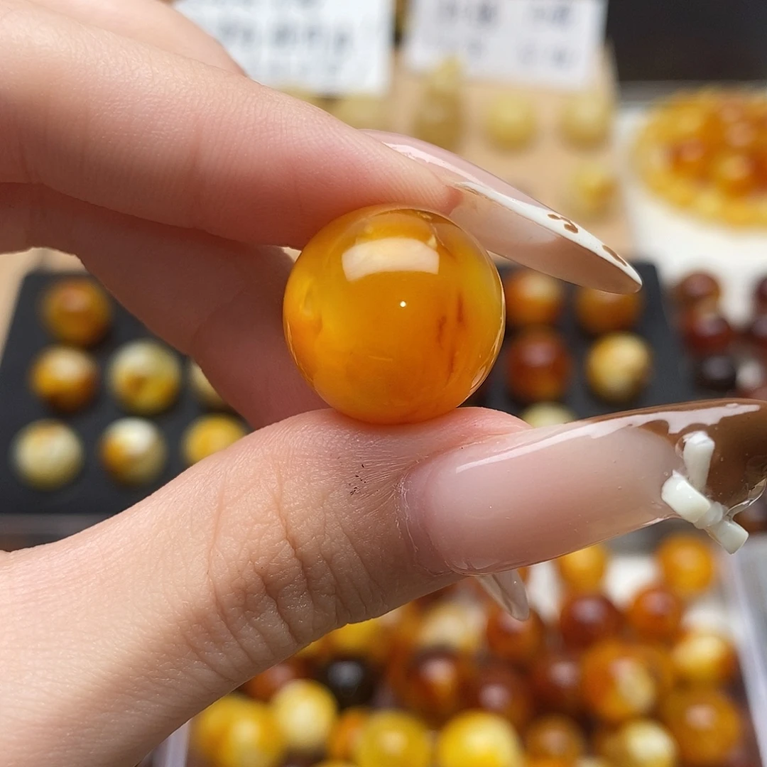 用***滔虫珀未镶嵌裸石蜜蜡