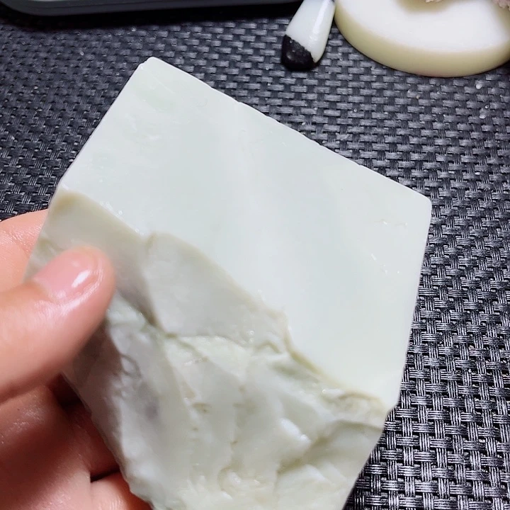 和田玉（糖玉）未镶嵌珠宝奇石