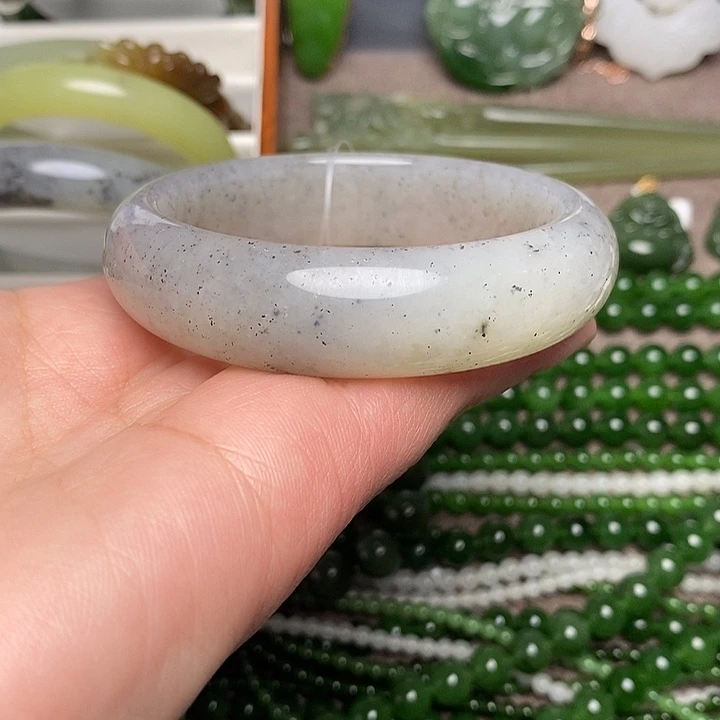 和田玉未镶嵌手镯56