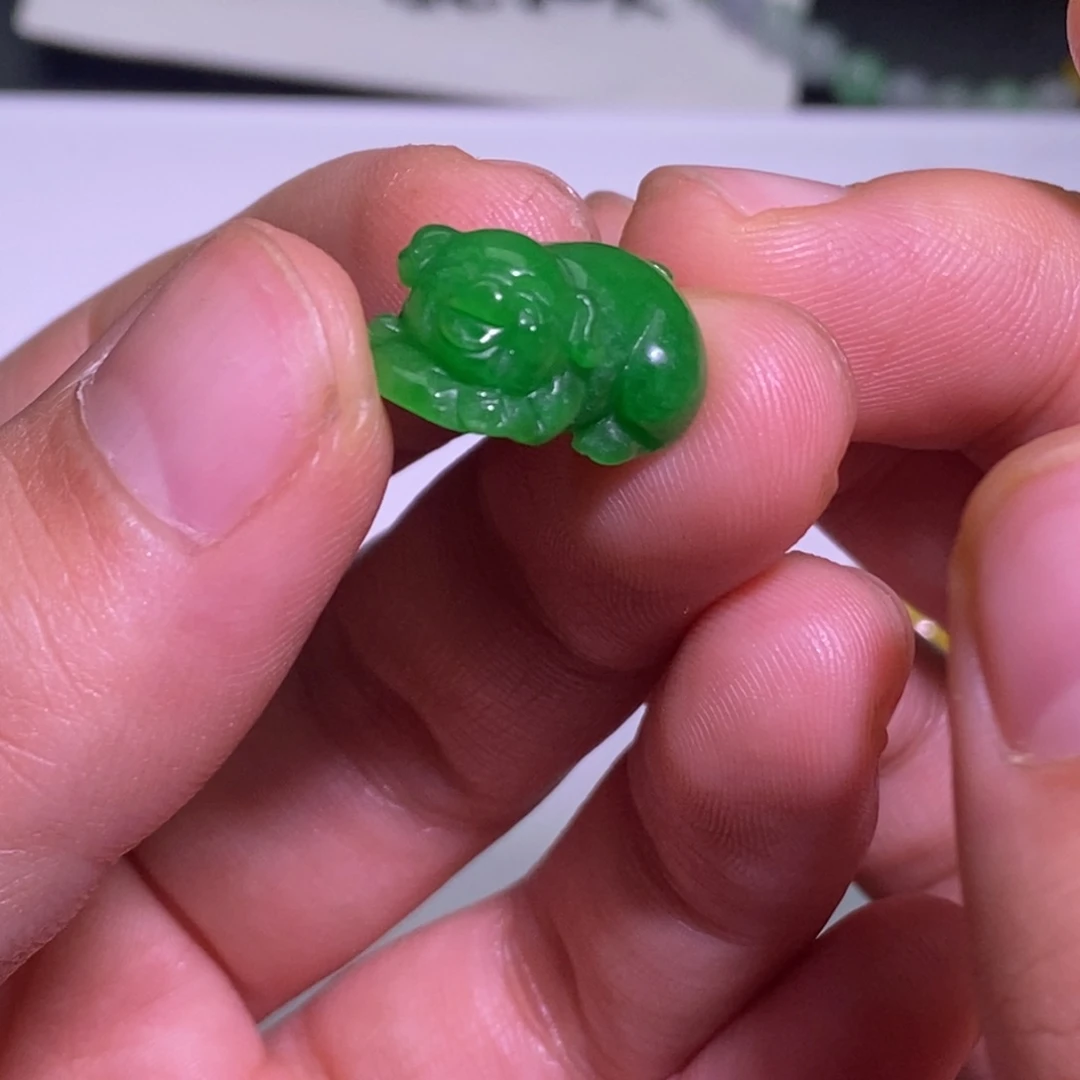 翡翠未镶嵌颈饰吊坠