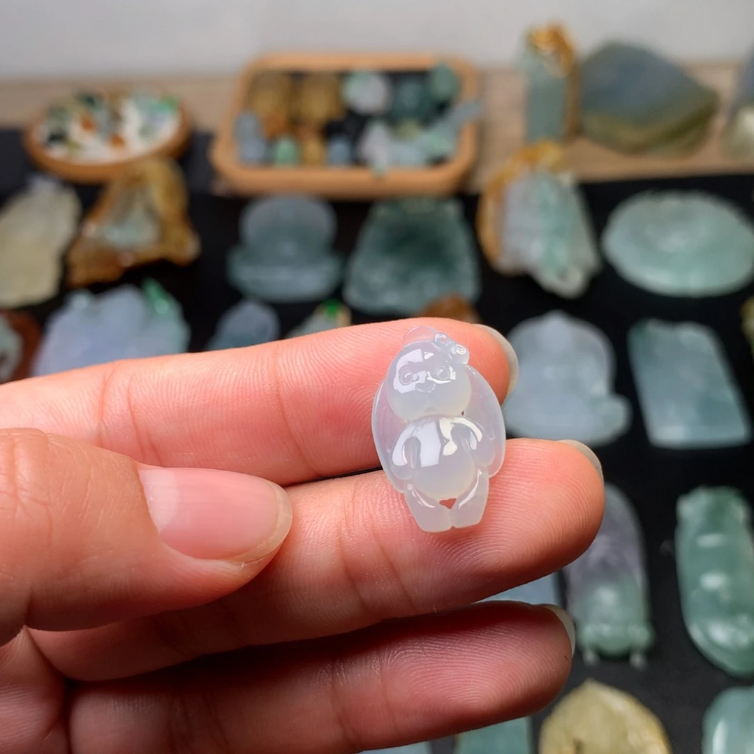 定制翡翠未镶嵌?****多兔子