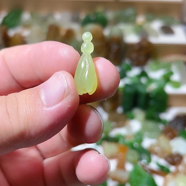 和田玉（黄玉）未镶嵌颈饰