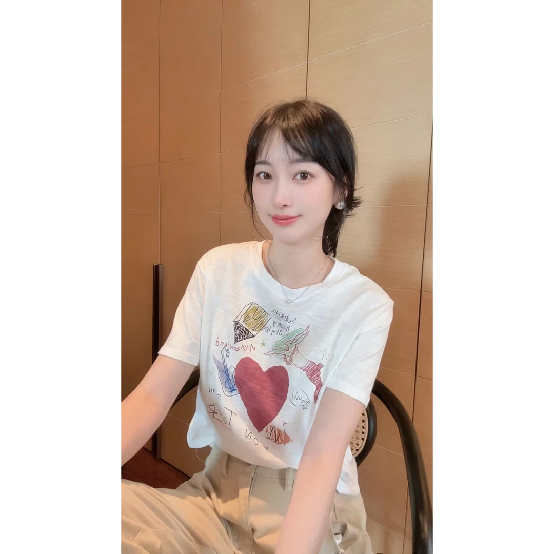 【张静芝】韩国新品~涂鸦爱心字母印花轻薄短袖夏季女生T恤