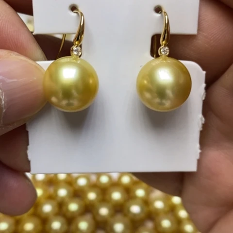 18K金镶嵌耳饰海水珍珠