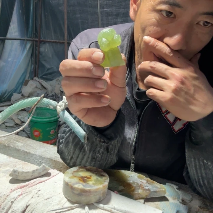 蛇纹石玉未镶嵌车挂