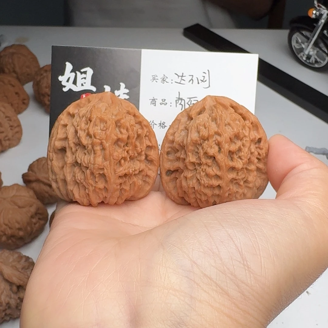 达***啊吊坠桃核南疆石头