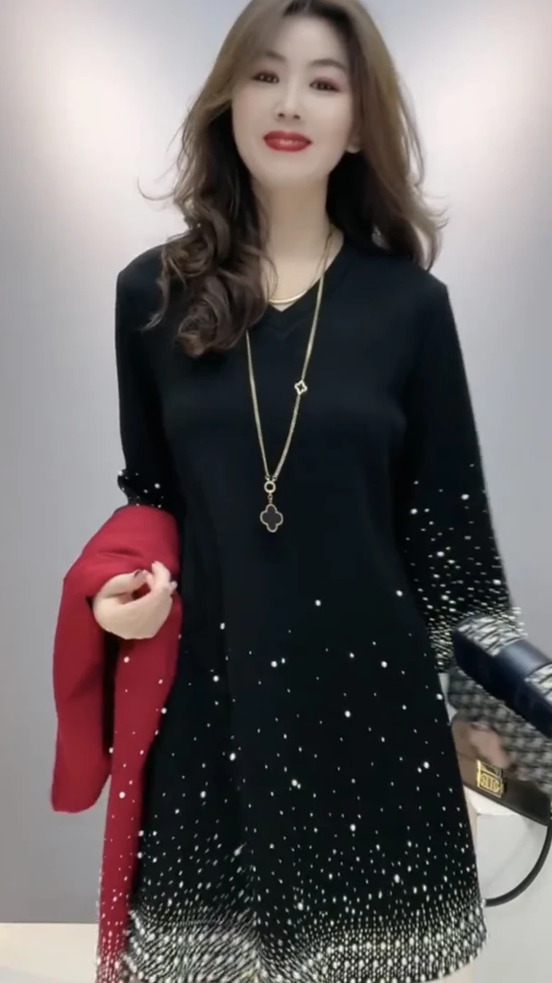 1109轻奢减龄遮肉显瘦大方得体宽松款V领满天星大衫裙卡码拍小