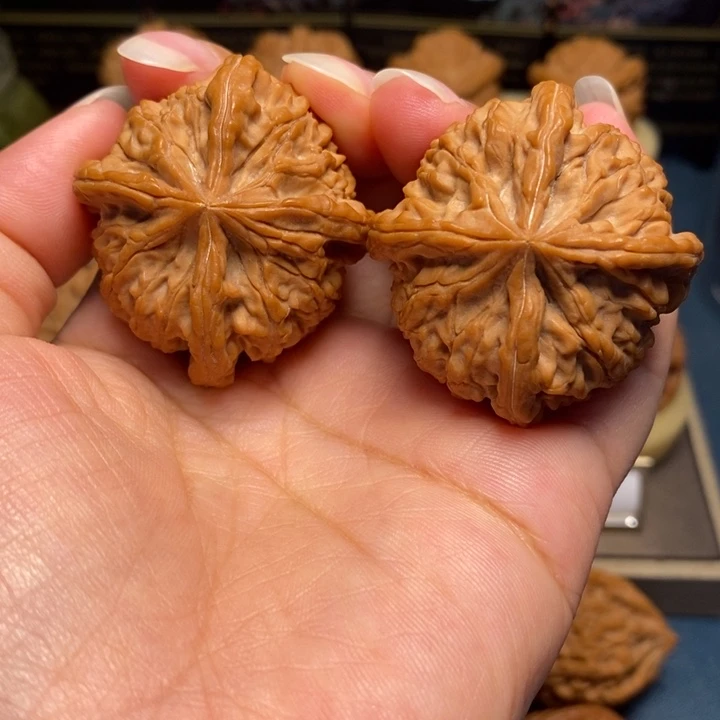【闪购商品】把件文玩核桃四棱
