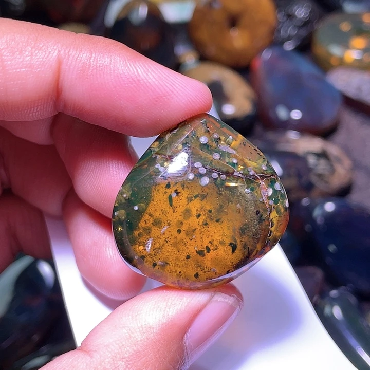 琥珀裸石未镶嵌闲****身，