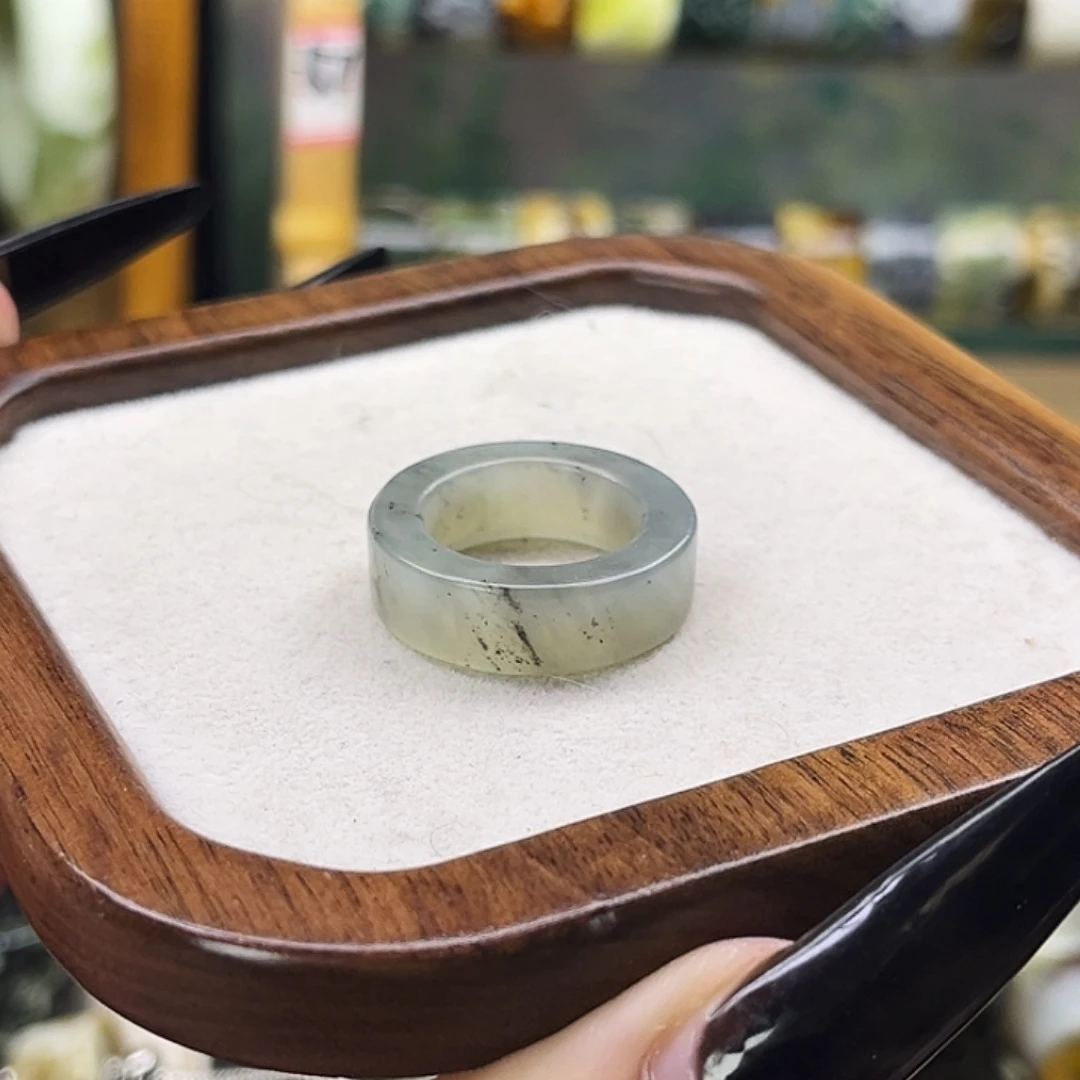 岫玉未镶嵌戒指16.5微瑕