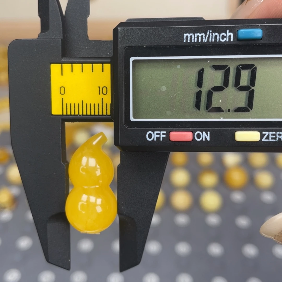 琥珀未镶嵌裸石130