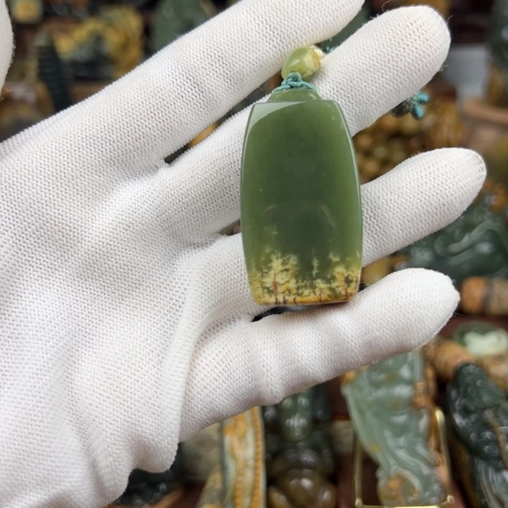 7***7岫岩河磨玉（透闪石质玉）未镶嵌颈饰