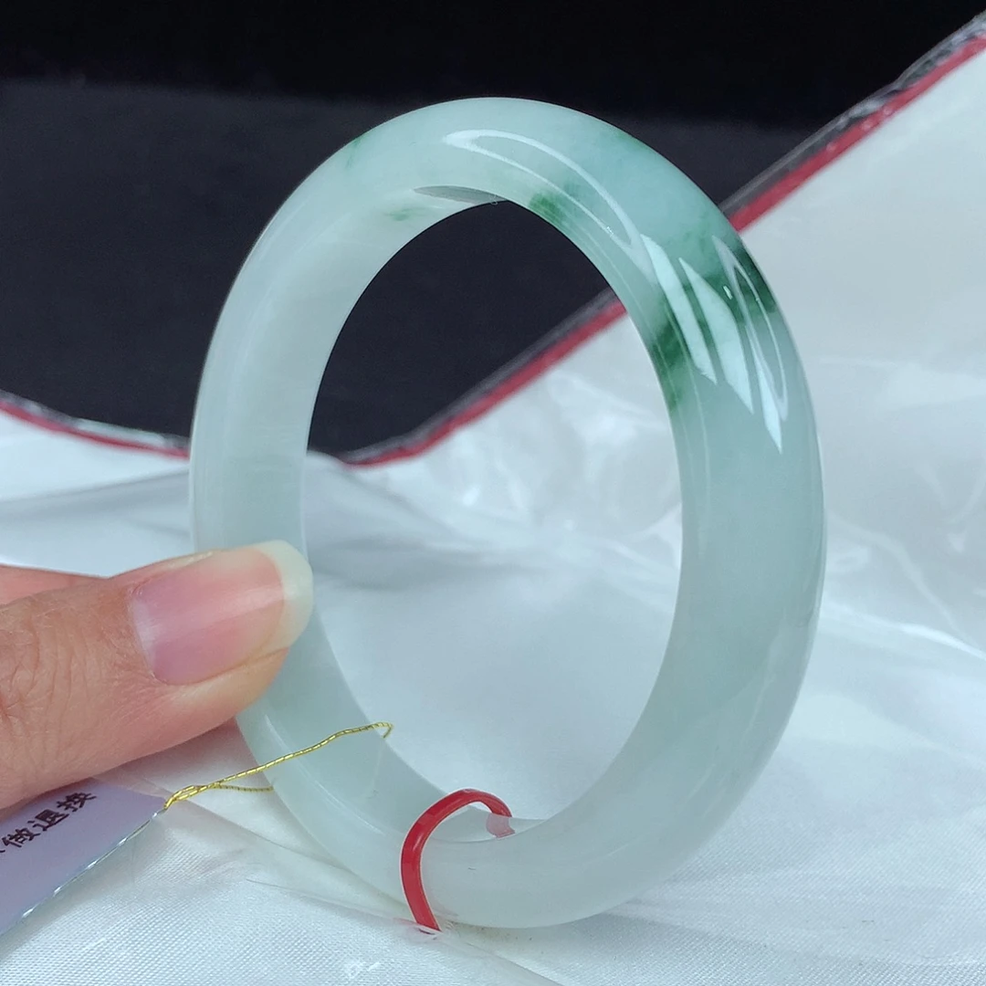 翡翠手镯未镶嵌57圈4438