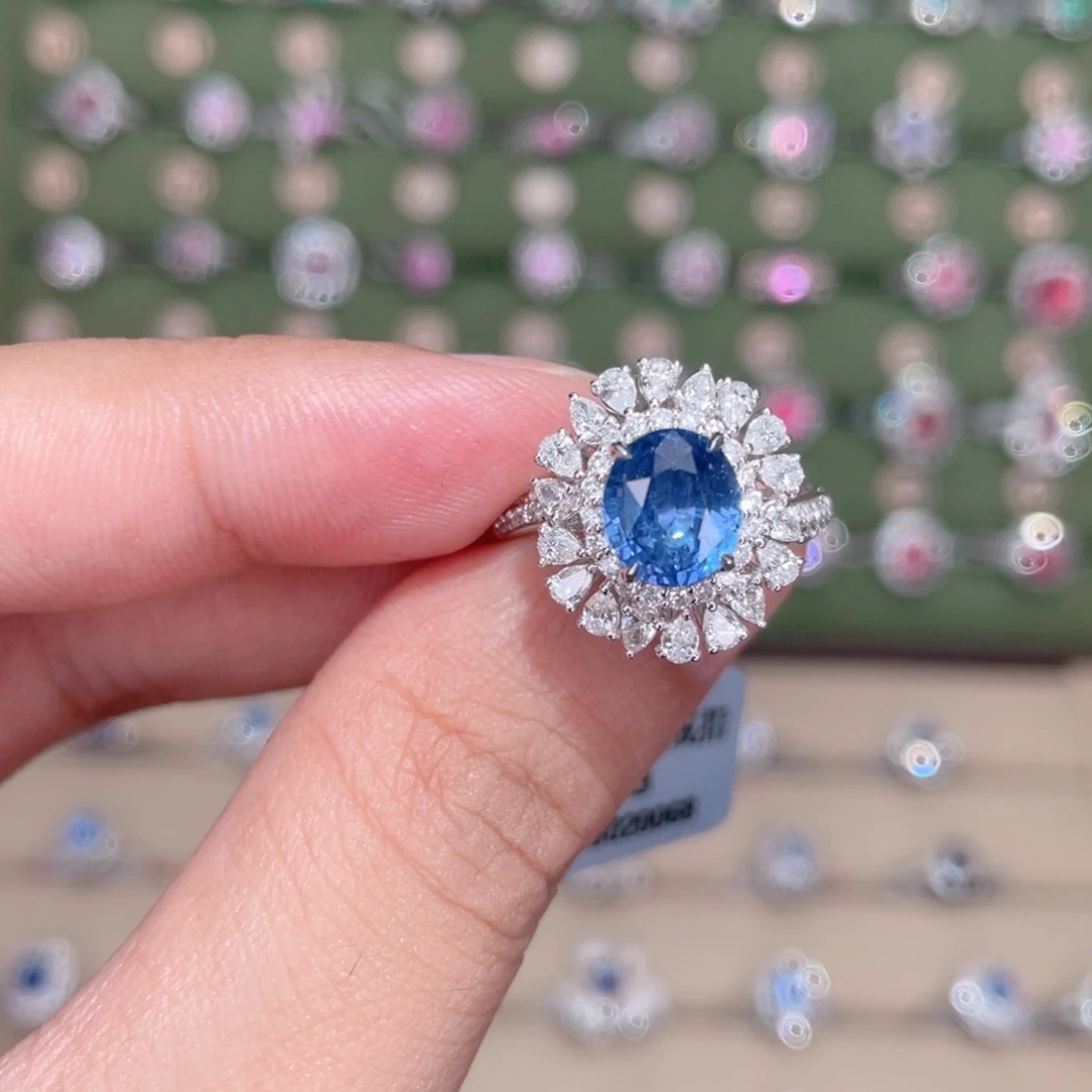 蓝宝石戒指18K金镶嵌2.56ct 无烧矢车菊