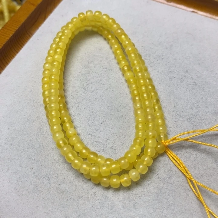 裸石蜜蜡未镶嵌串