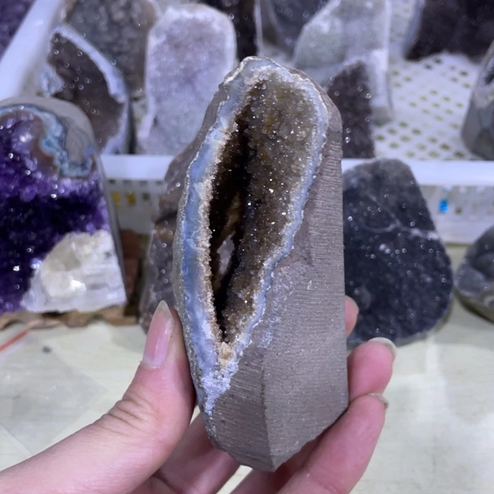 紫晶水晶摆件未镶嵌