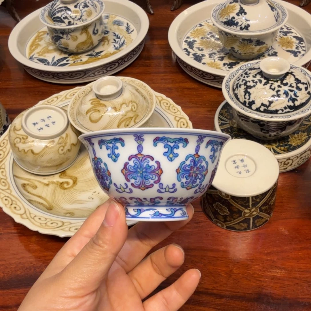 斗彩宝相薄胎主人杯