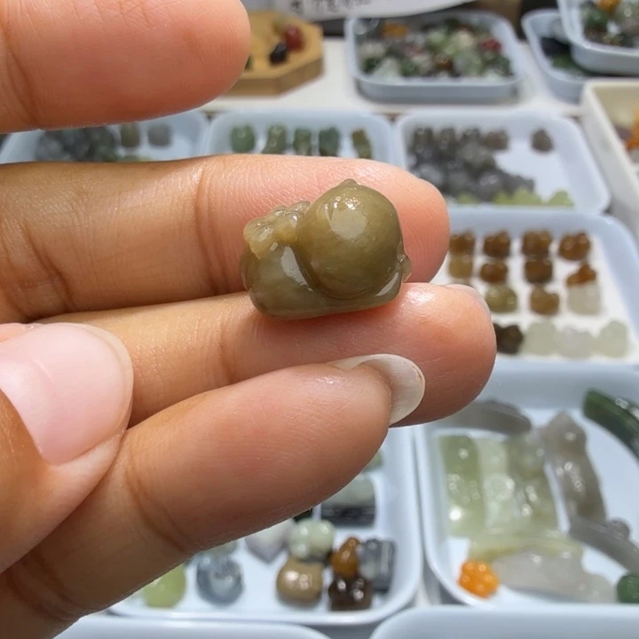 未镶嵌和田玉珠宝半成品