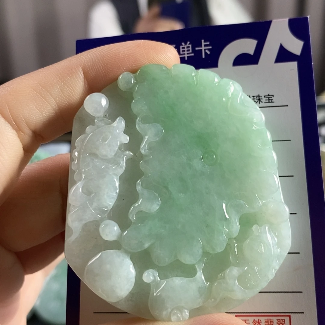 颈饰未镶嵌翡翠吊坠